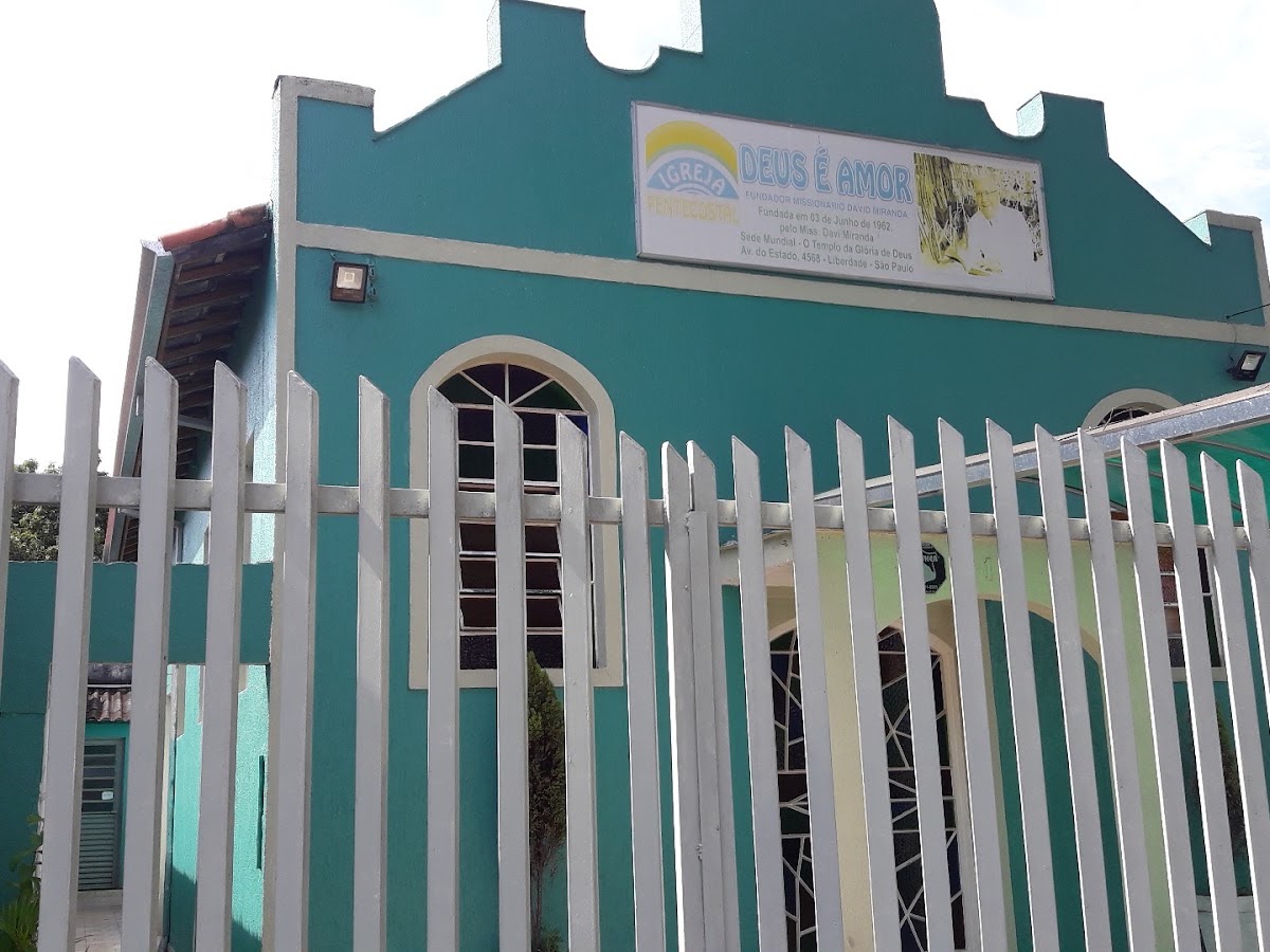 Foto da Primeira Igreja Pentecostal Deus É Amor De São José dos Campos
